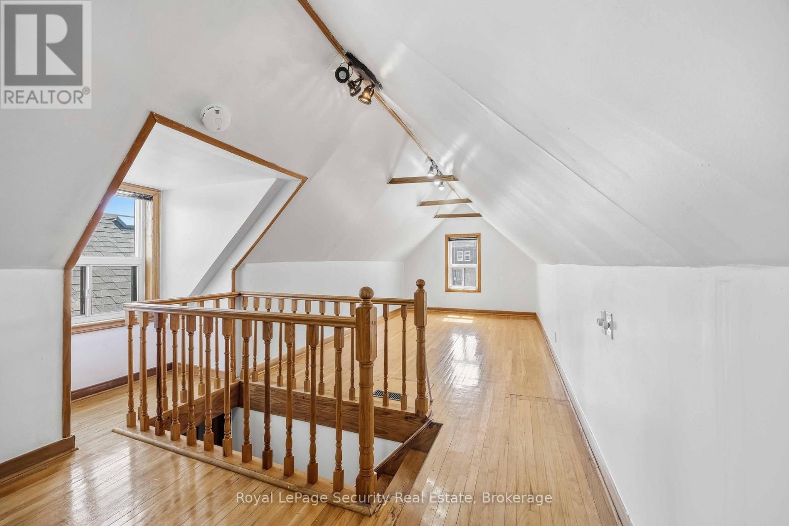 22 Millicent Street, Toronto, Ontario  M6H 1W4 - Photo 30 - W12976584