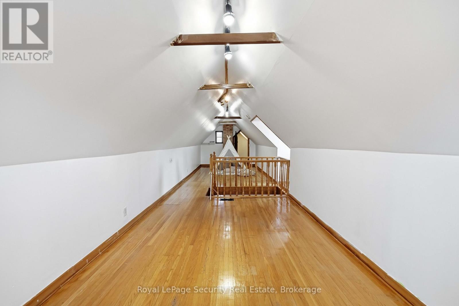 22 Millicent Street, Toronto, Ontario  M6H 1W4 - Photo 31 - W12976584