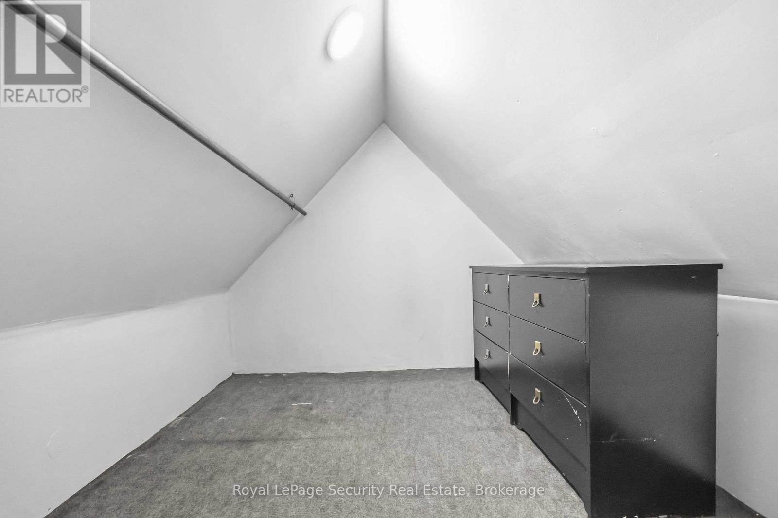 22 Millicent Street, Toronto, Ontario  M6H 1W4 - Photo 32 - W12976584