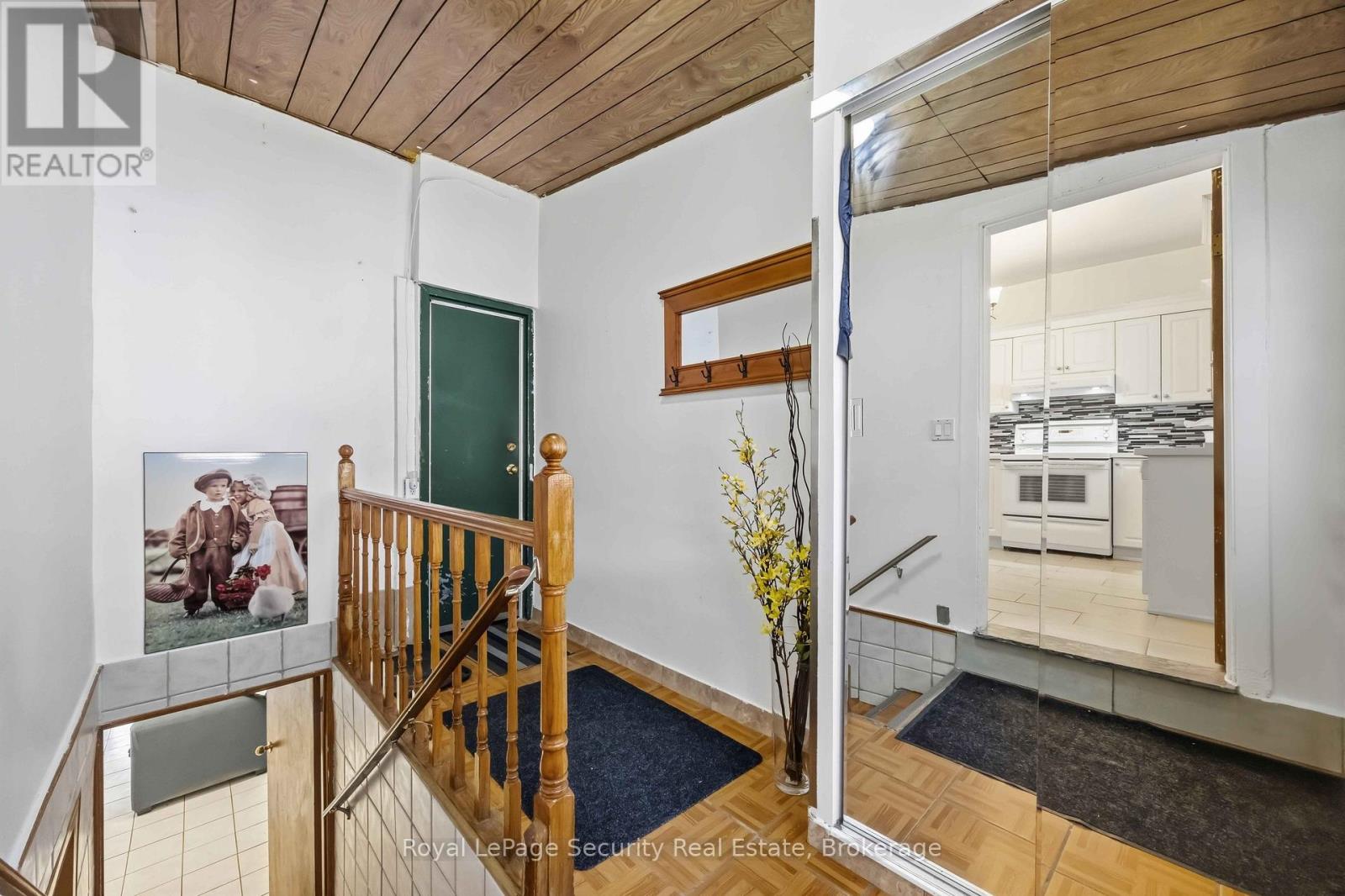 22 Millicent Street, Toronto, Ontario  M6H 1W4 - Photo 33 - W12976584