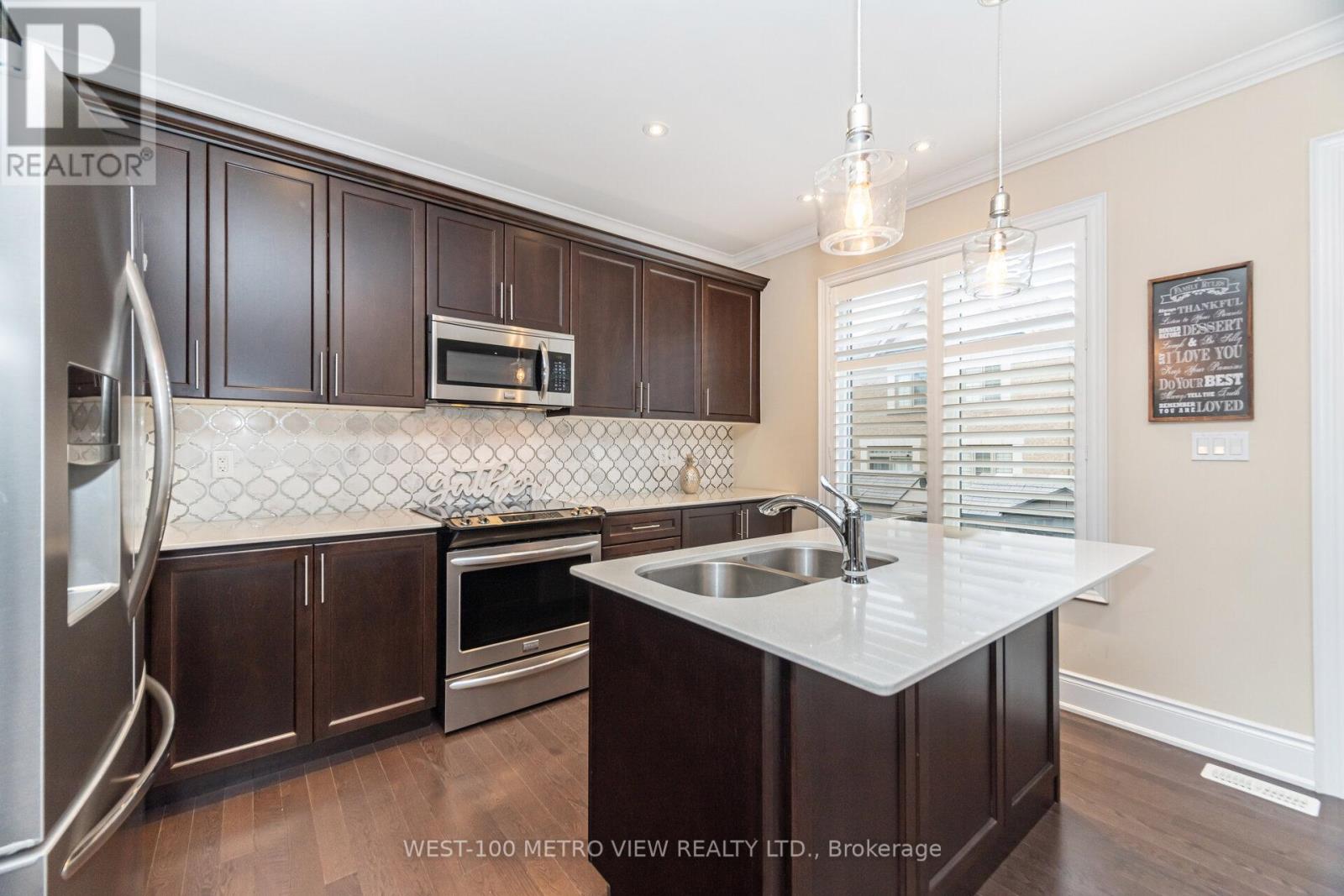 4 Ivor Crescent, Brampton, Ontario  L7A 4L5 - Photo 10 - W12976608