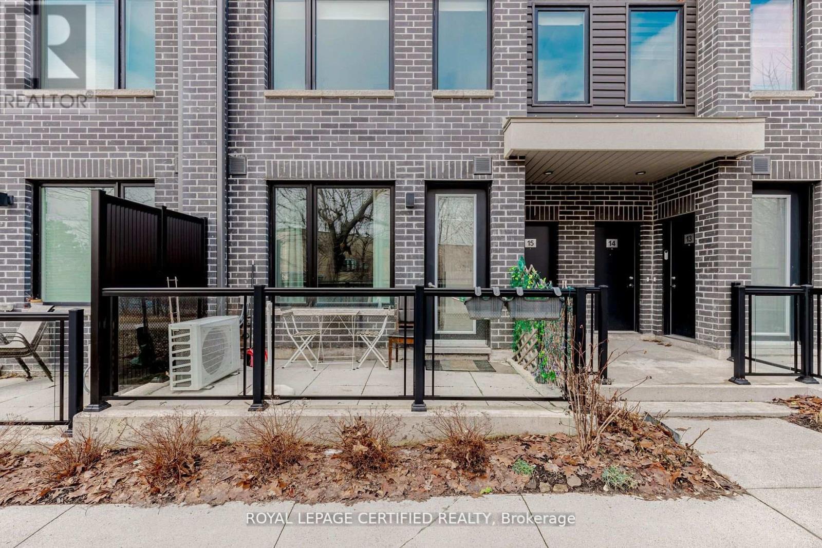 16 - 3483 Widdecombe Way, Mississauga, Ontario  L5L 0B8 - Photo 4 - W12976664