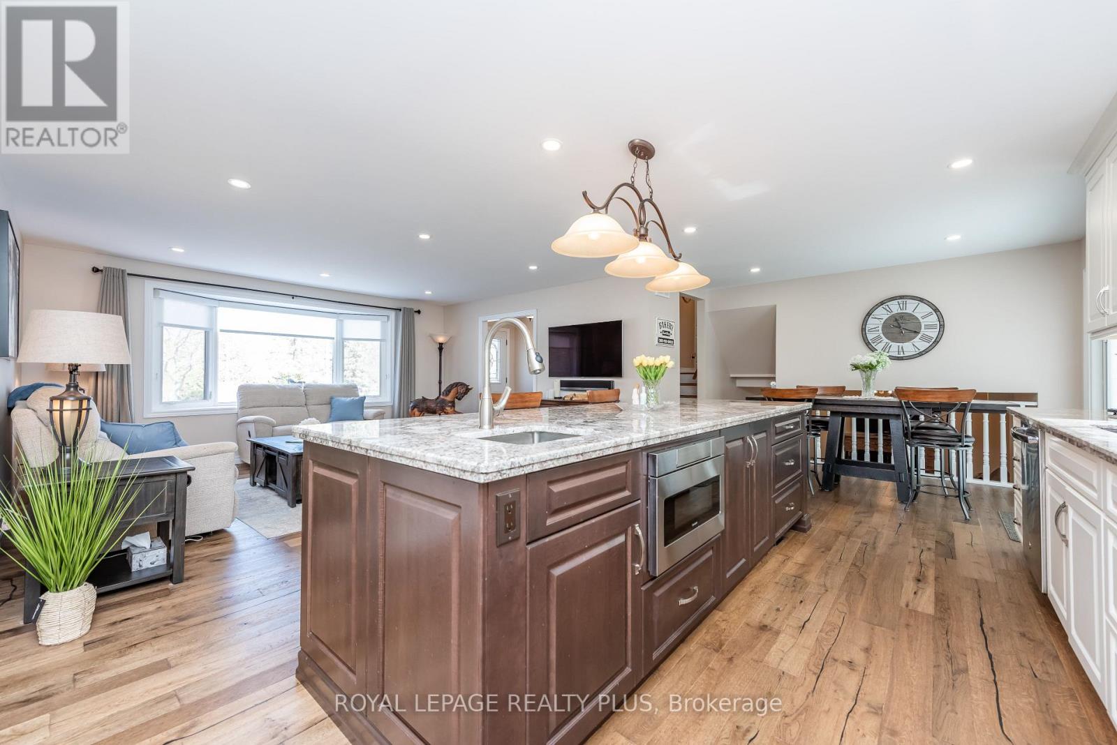 26 Larry Street, Caledon, Ontario  L7C 1K8 - Photo 12 - W12976666