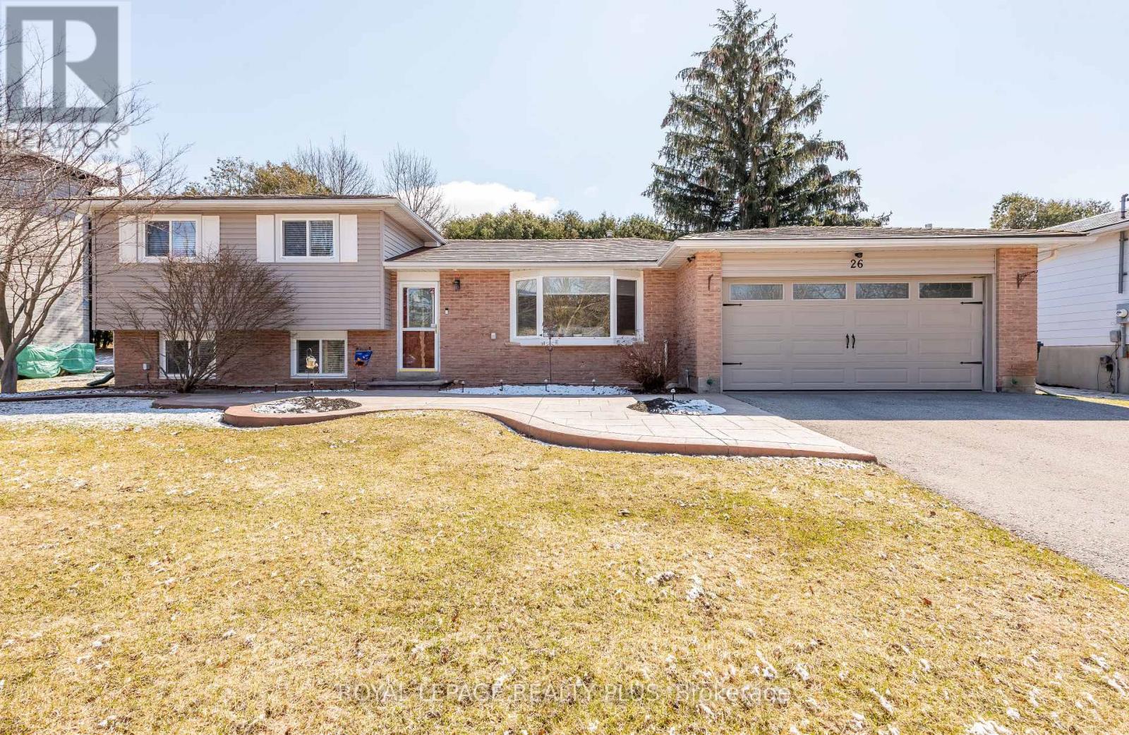 26 Larry Street, Caledon, Ontario  L7C 1K8 - Photo 2 - W12976666