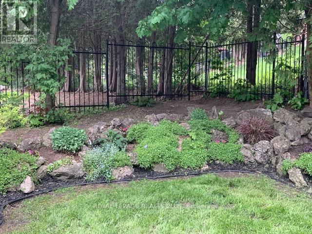 26 Larry Street, Caledon, Ontario  L7C 1K8 - Photo 38 - W12976666