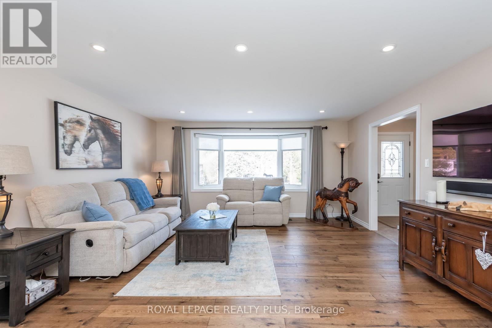 26 Larry Street, Caledon, Ontario  L7C 1K8 - Photo 9 - W12976666