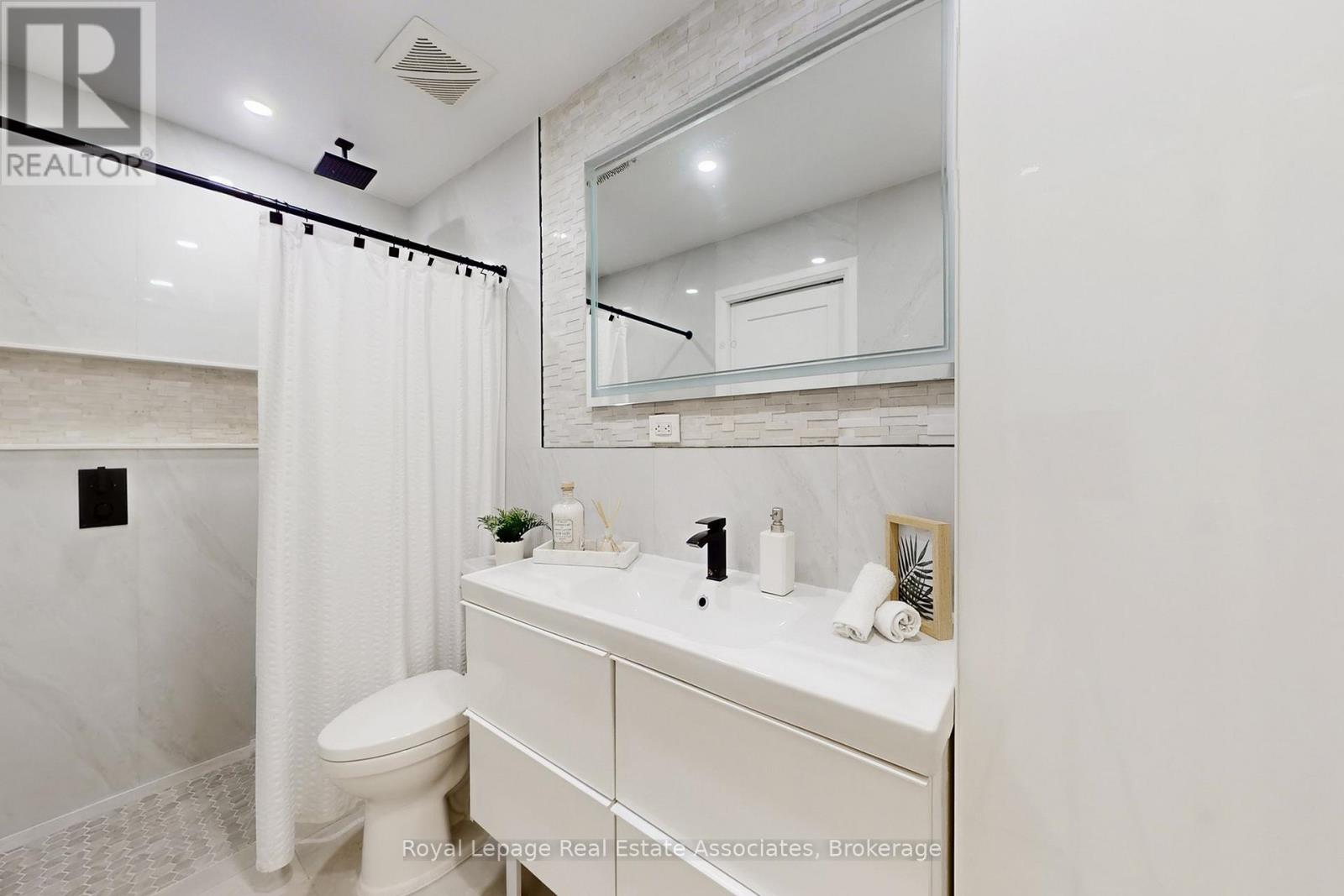 6006 Sundance Place, Mississauga, Ontario  L5N 2B4 - Photo 31 - W12976676