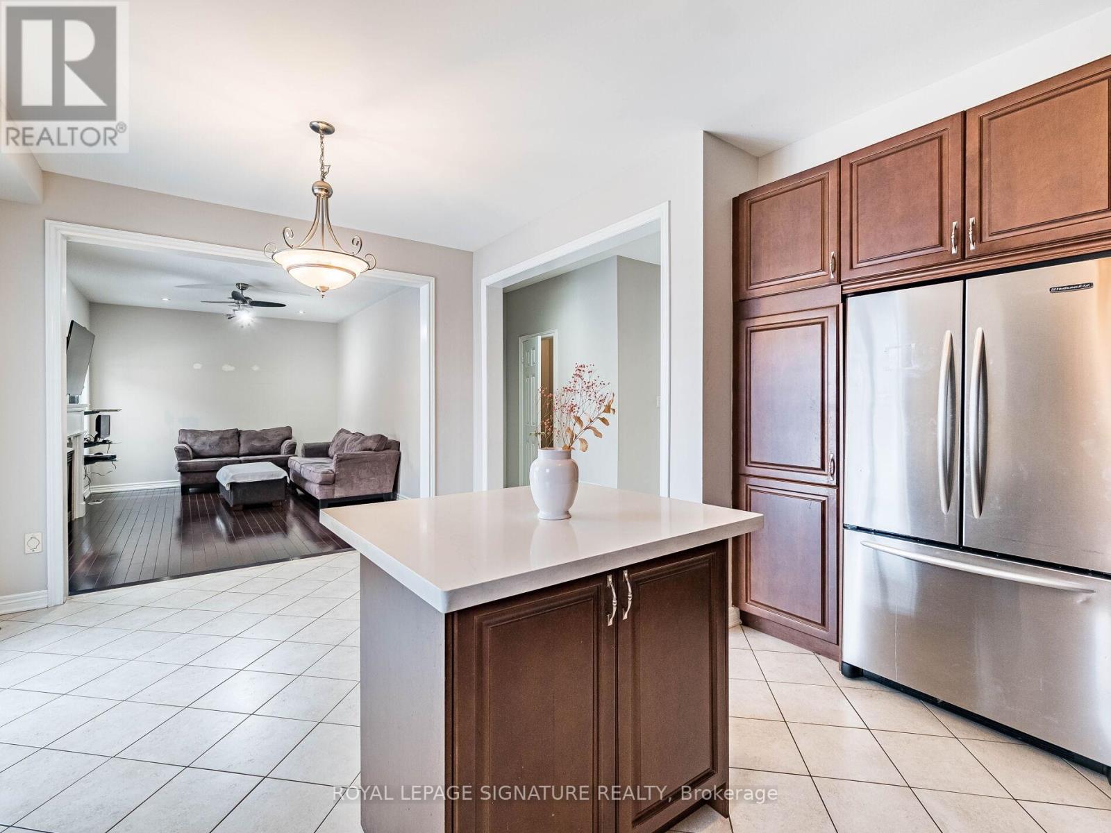 27 Permafrost Drive, Brampton, Ontario  L6R 3M4 - Photo 15 - W12976700