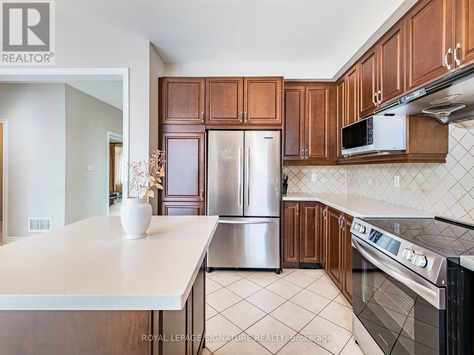 27 Permafrost Drive, Brampton, Ontario  L6R 3M4 - Photo 16 - W12976700