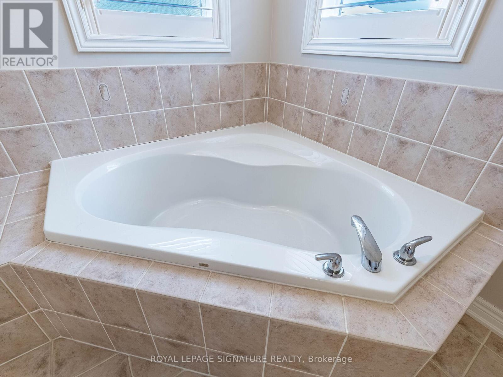 27 Permafrost Drive, Brampton, Ontario  L6R 3M4 - Photo 27 - W12976700