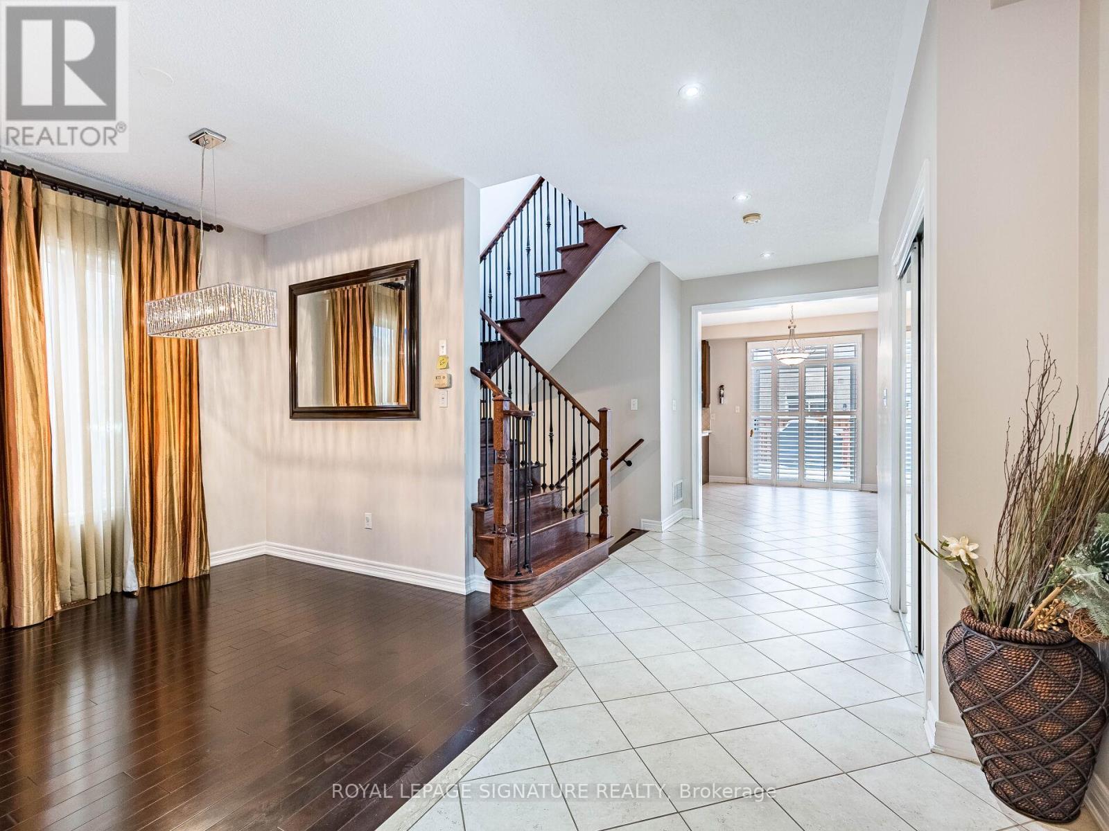 27 Permafrost Drive, Brampton, Ontario  L6R 3M4 - Photo 5 - W12976700