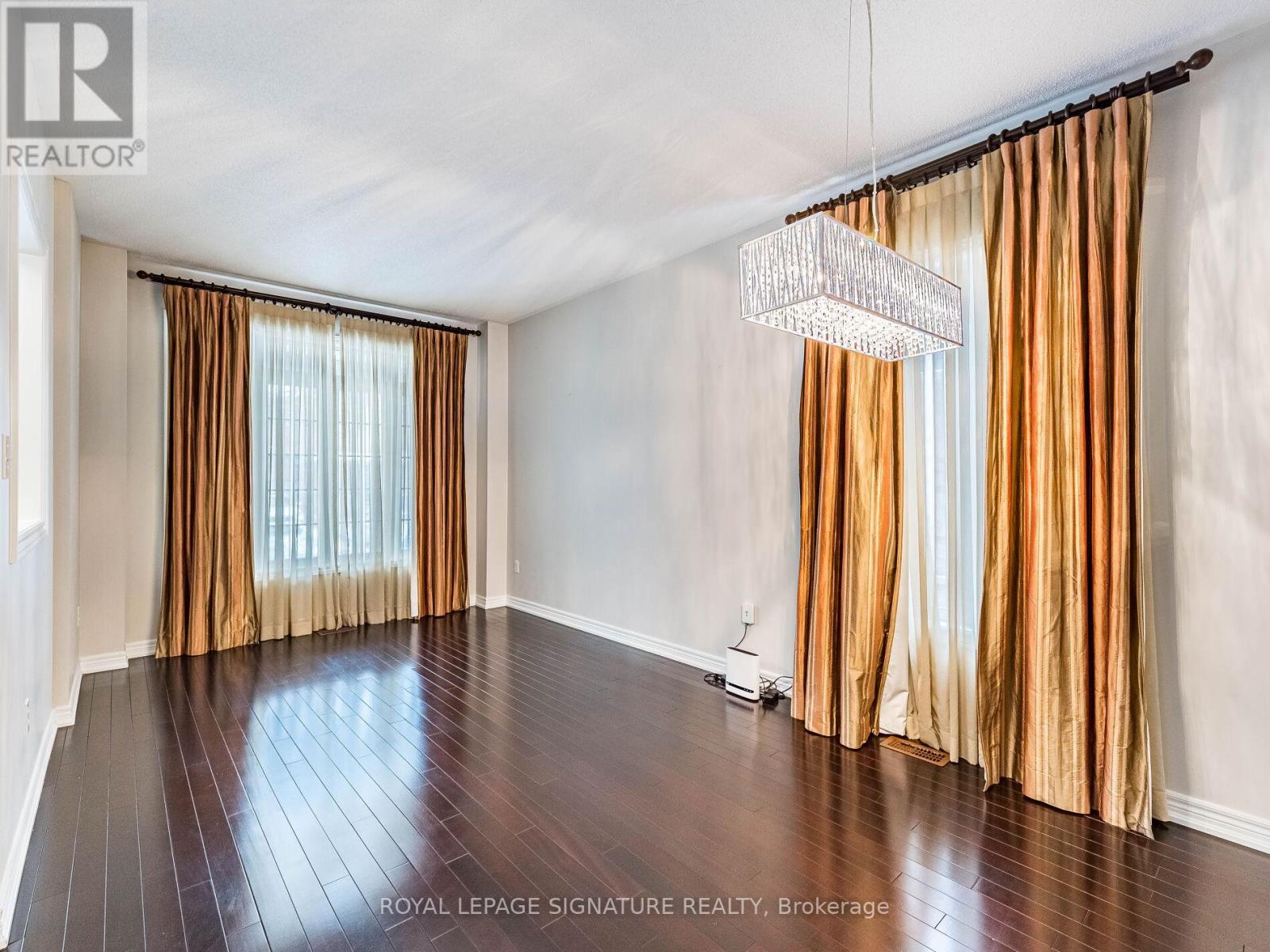 27 Permafrost Drive, Brampton, Ontario  L6R 3M4 - Photo 6 - W12976700