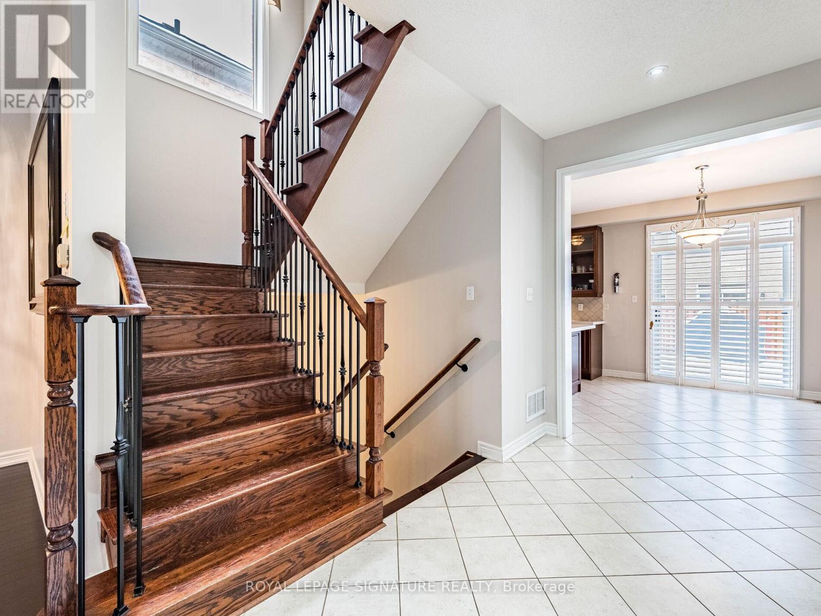 27 Permafrost Drive, Brampton, Ontario  L6R 3M4 - Photo 7 - W12976700