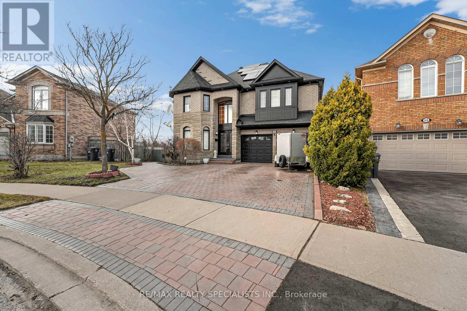 20 Silktop Trail, Brampton, Ontario  L6R 2K4 - Photo 2 - W12976760