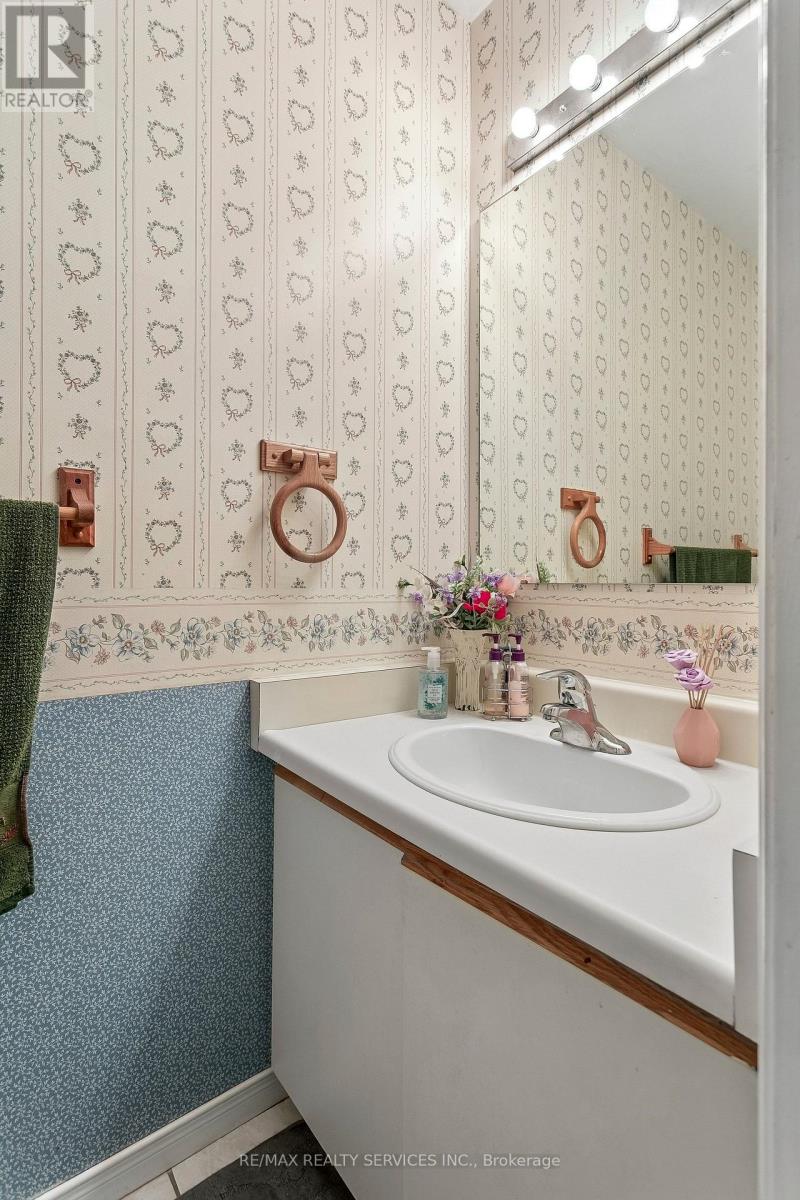 16 Major William Sharpe Drive E, Brampton, Ontario  L6X 3K3 - Photo 18 - W12976788