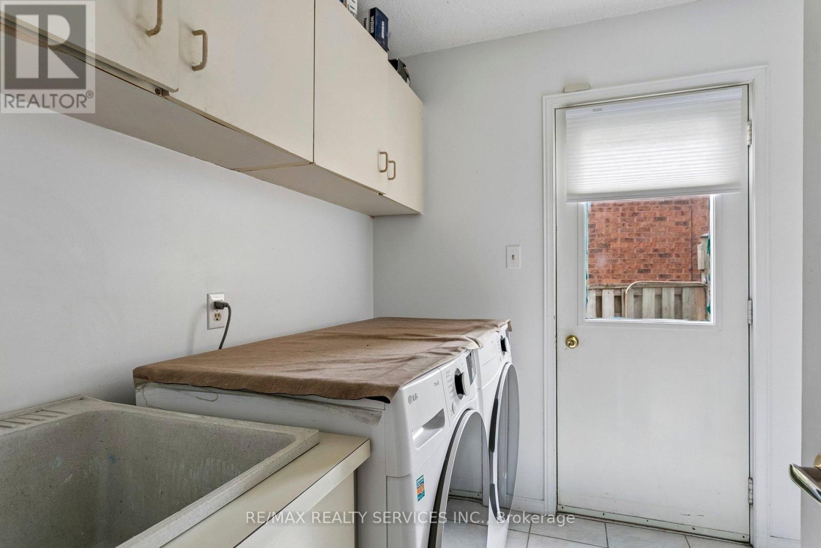 16 Major William Sharpe Drive E, Brampton, Ontario  L6X 3K3 - Photo 20 - W12976788