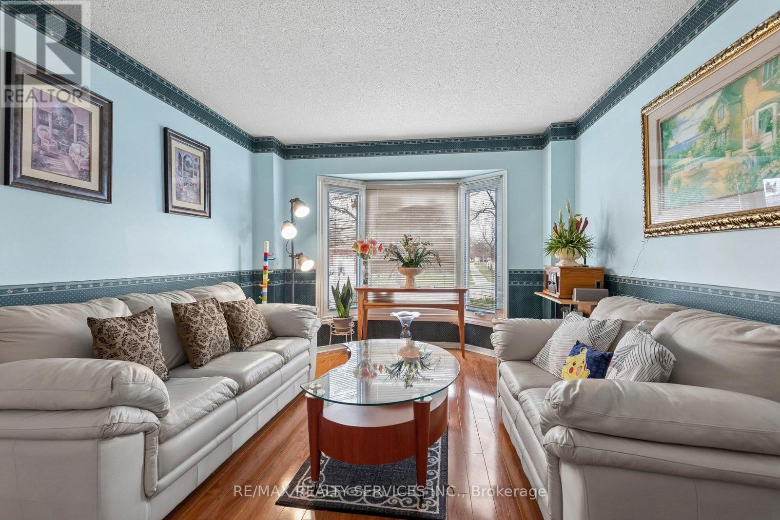 16 Major William Sharpe Drive E, Brampton, Ontario  L6X 3K3 - Photo 6 - W12976788