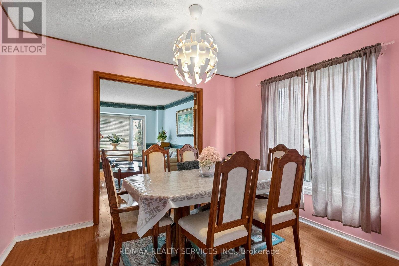 16 Major William Sharpe Drive E, Brampton, Ontario  L6X 3K3 - Photo 9 - W12976788