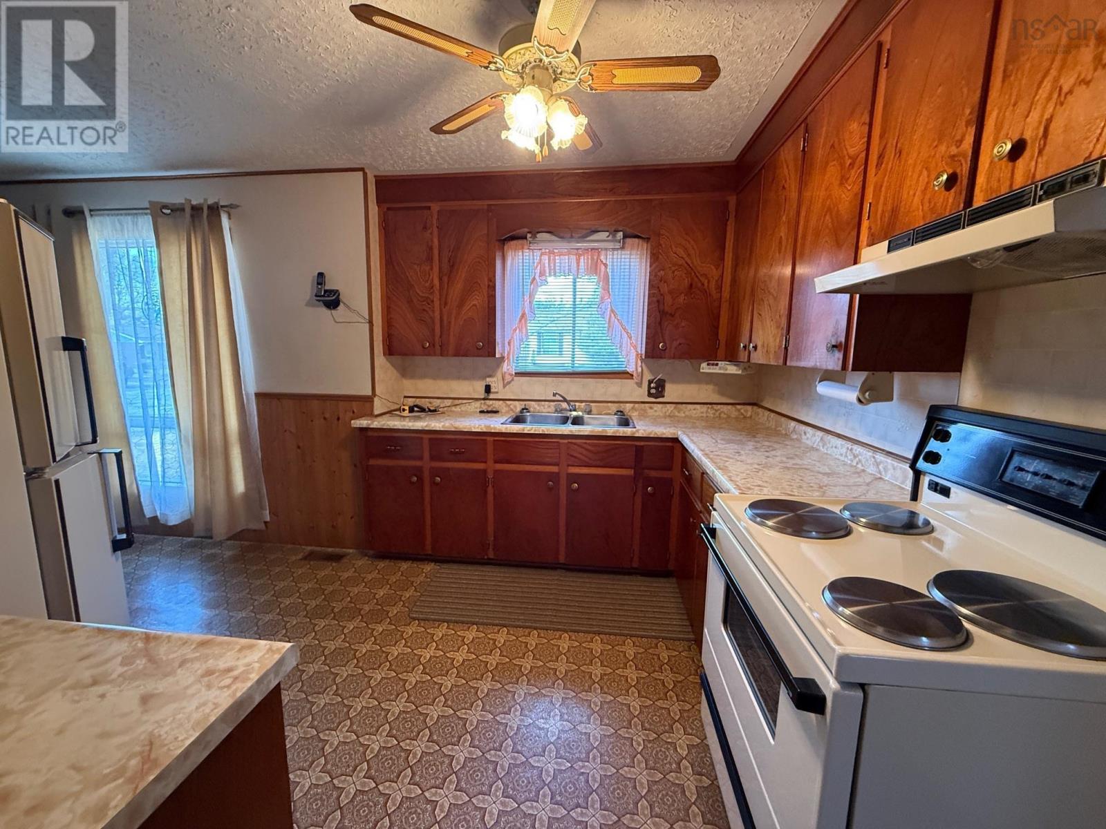 7 Pinehurst Avenue, Bridgewater, Nova Scotia  B4V 3G6 - Photo 11 - 202606805