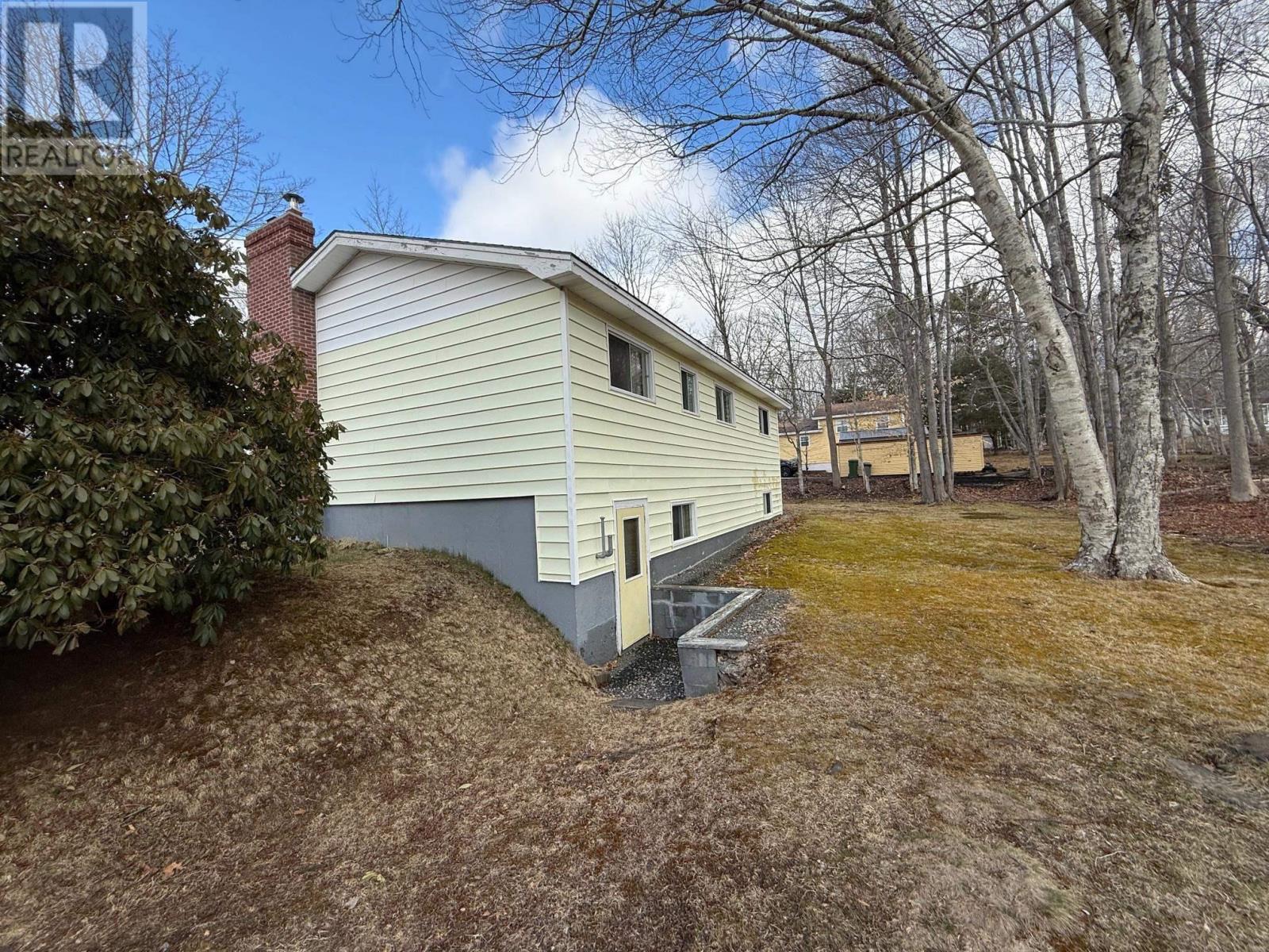 7 Pinehurst Avenue, Bridgewater, Nova Scotia  B4V 3G6 - Photo 5 - 202606805