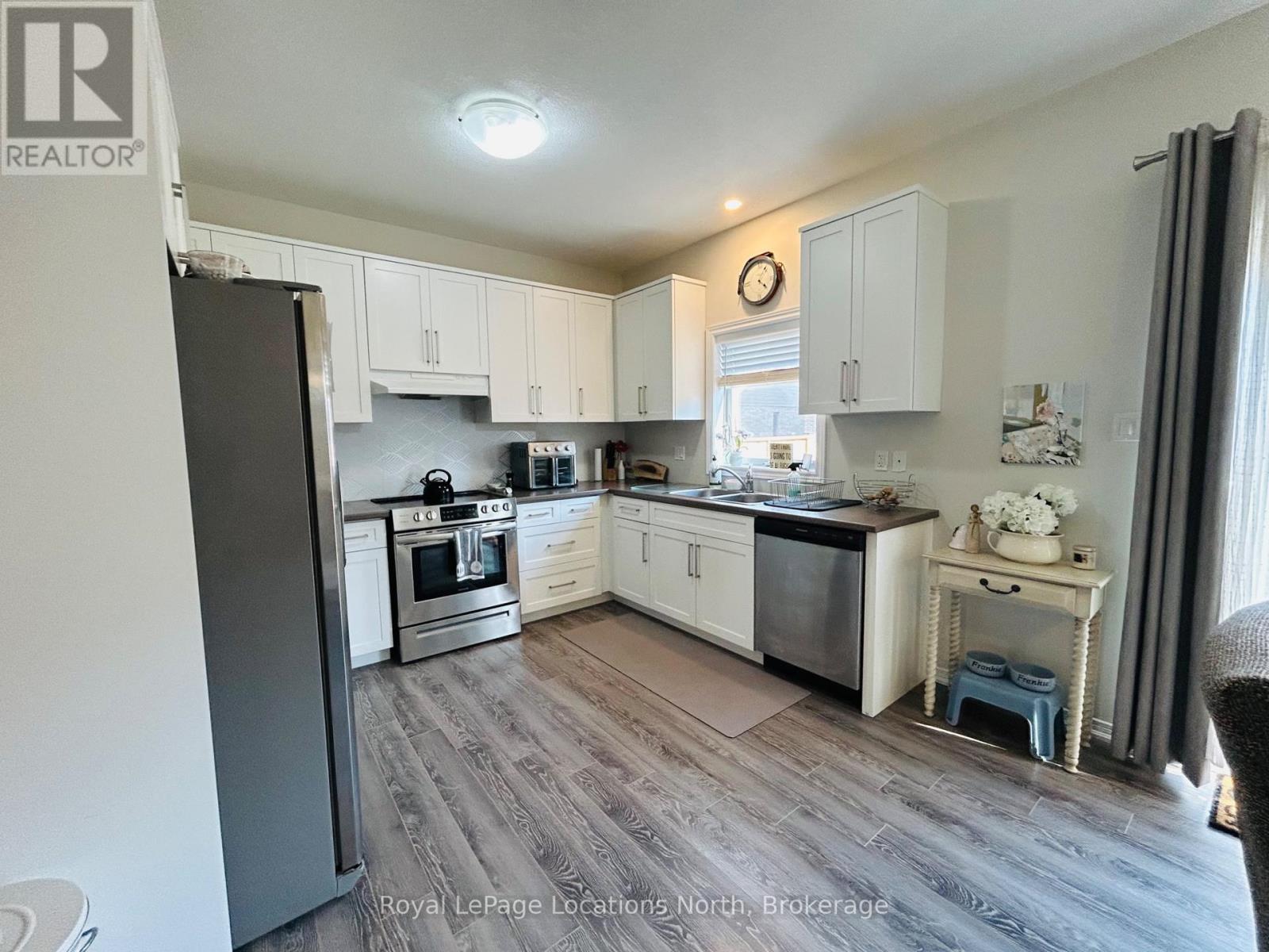 32 George Zubek Drive, Collingwood, Ontario  L9Y 1M5 - Photo 5 - S12977102