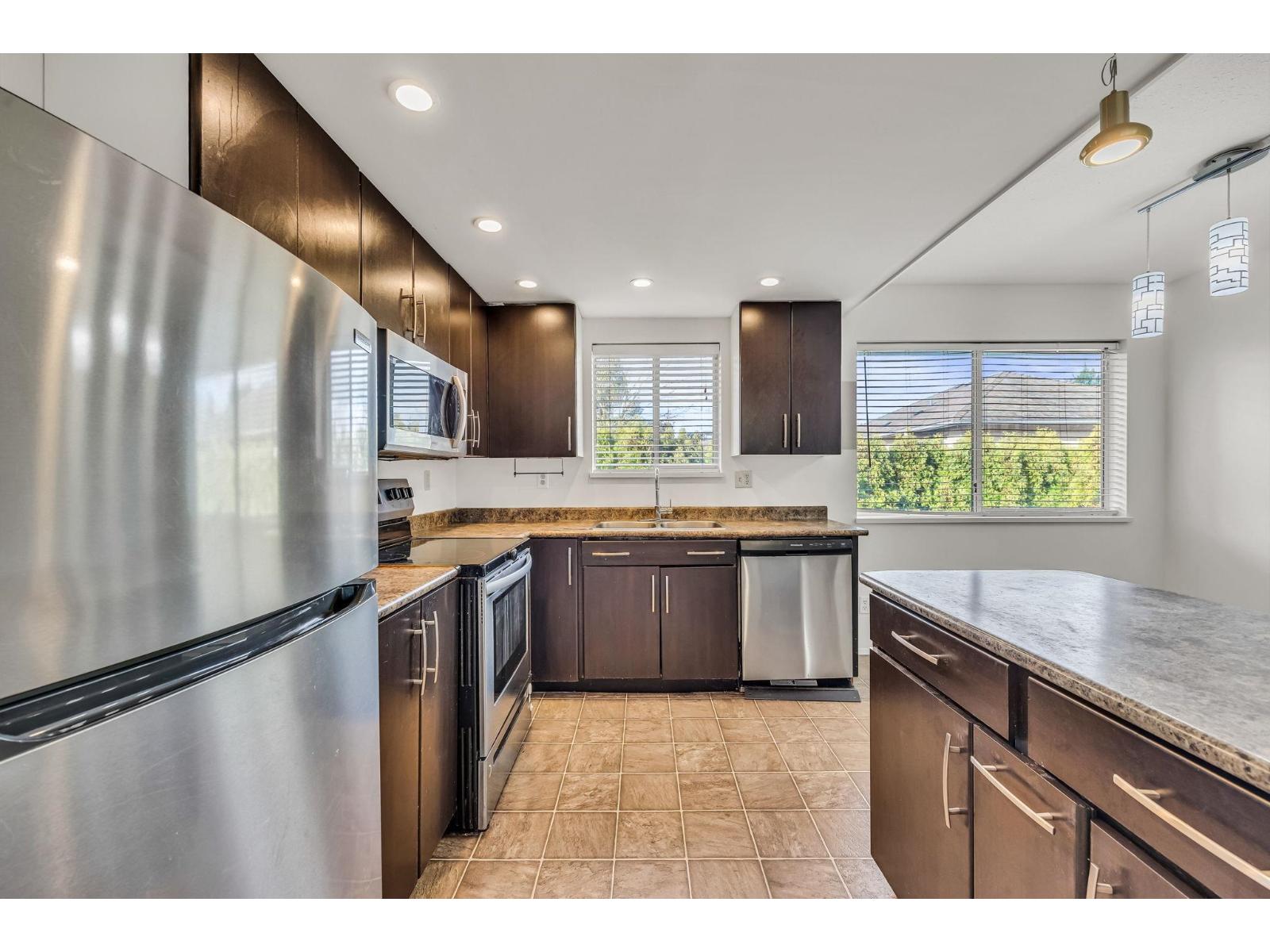 4 19690 56 Avenue, Langley, British Columbia  V3A 3X6 - Photo 1 - R3088381