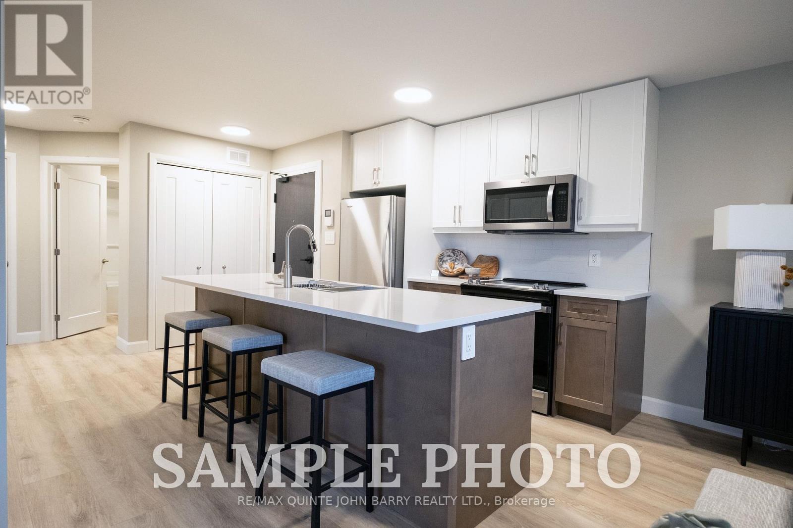 302-10 Hillside Meadow Drive, Quinte West, Ontario  K8V 0J7 - Photo 4 - X12976880