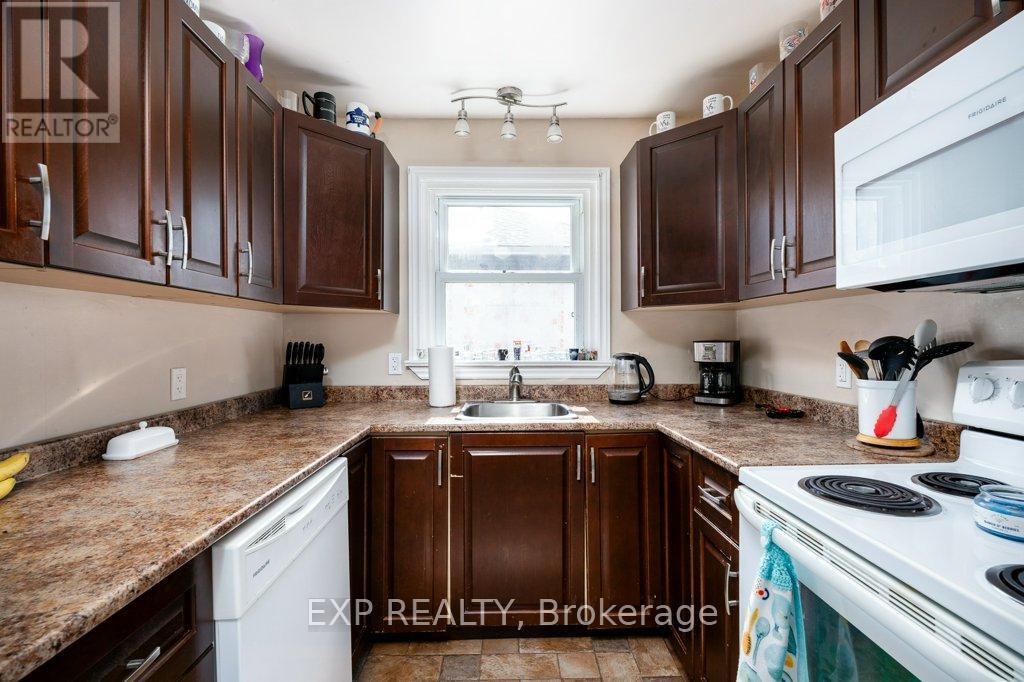 27 Valleyview Crescent, Belleville, Ontario  K8P 3E9 - Photo 11 - X12977104