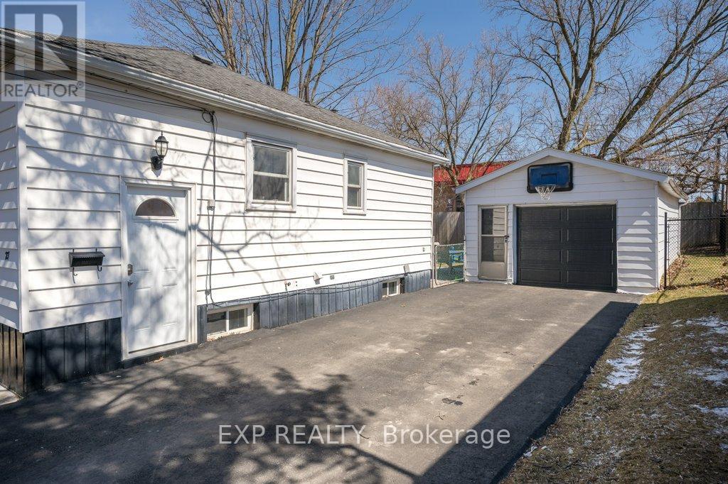 27 Valleyview Crescent, Belleville, Ontario  K8P 3E9 - Photo 26 - X12977104