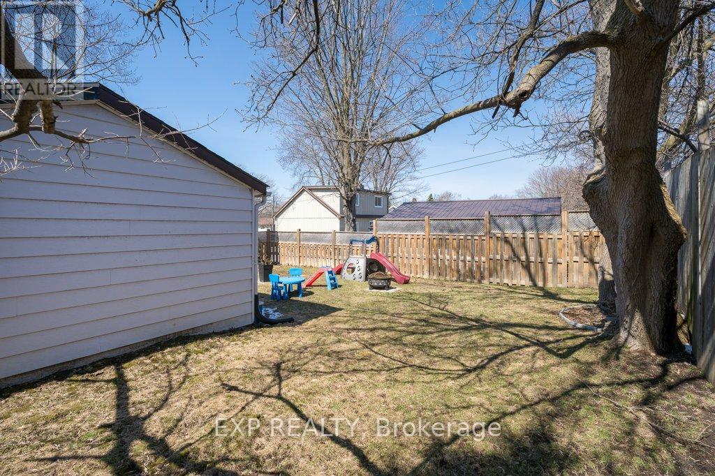 27 Valleyview Crescent, Belleville, Ontario  K8P 3E9 - Photo 32 - X12977104