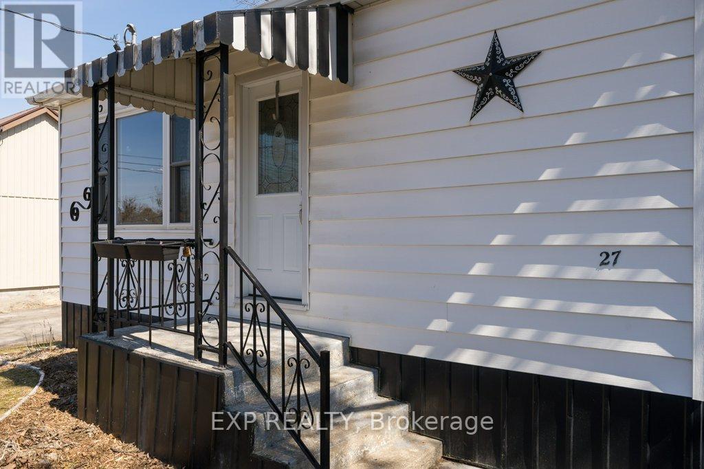 27 Valleyview Crescent, Belleville, Ontario  K8P 3E9 - Photo 5 - X12977104