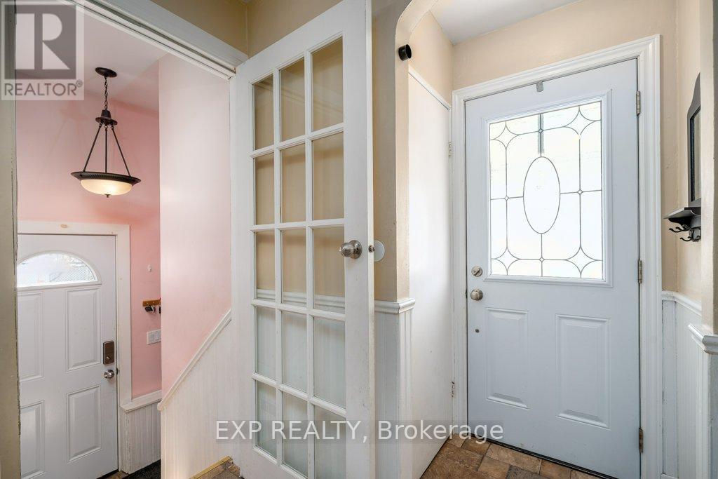 27 Valleyview Crescent, Belleville, Ontario  K8P 3E9 - Photo 6 - X12977104