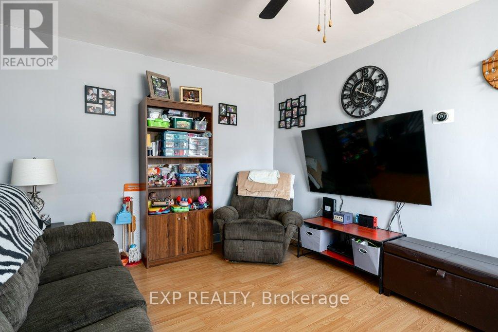 27 Valleyview Crescent, Belleville, Ontario  K8P 3E9 - Photo 8 - X12977104