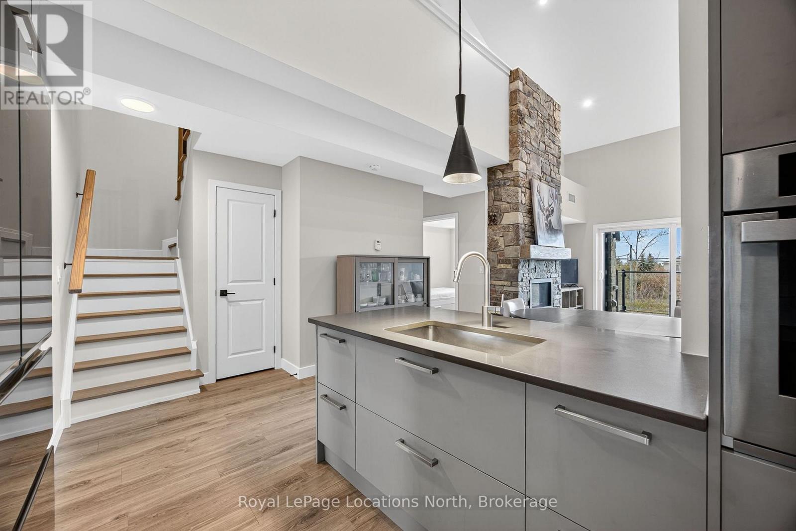 204 - 11 Beausoleil Lane, Blue Mountains, Ontario  L9Y 0H2 - Photo 12 - X12976794