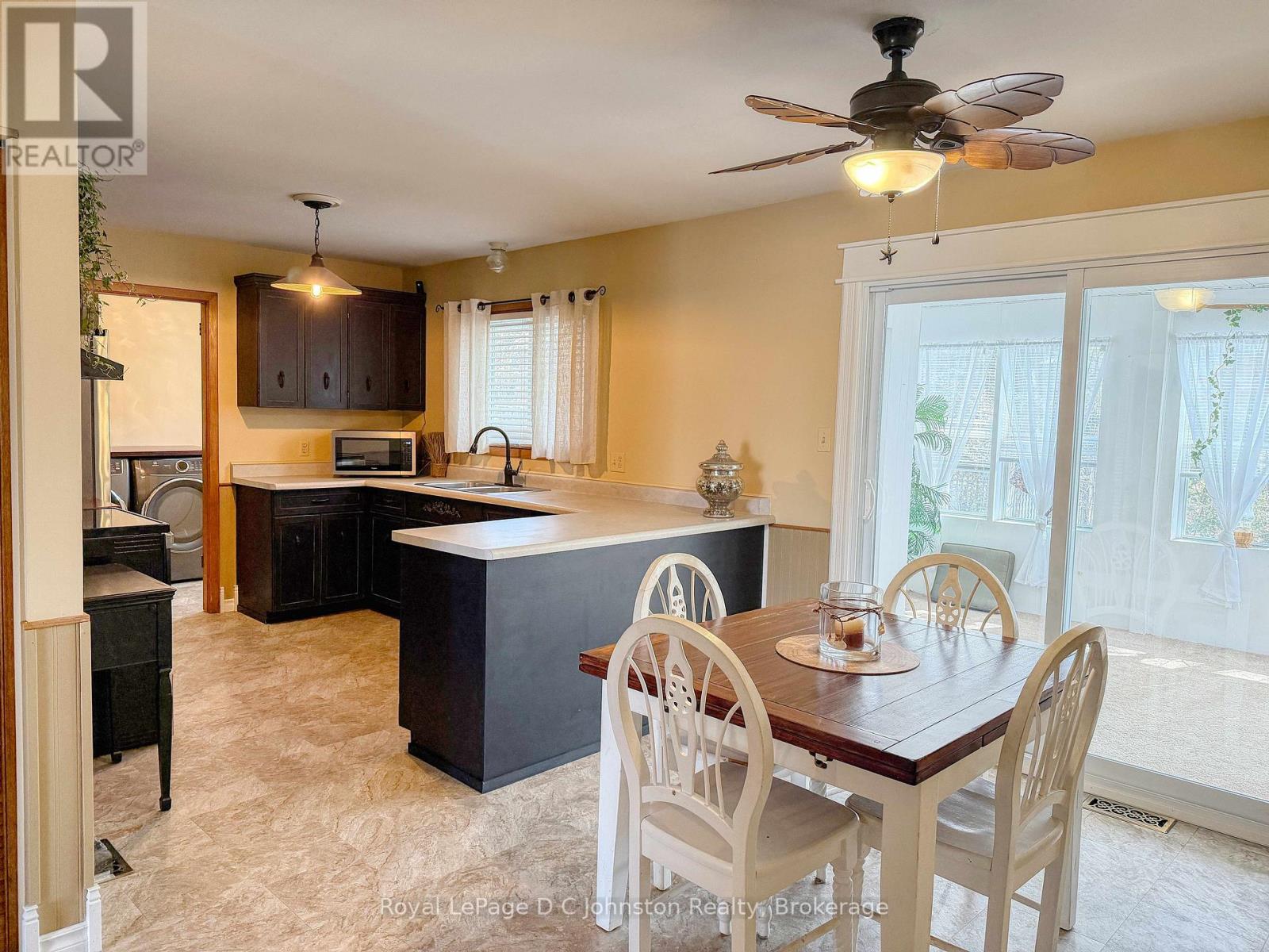 121 Edward Street, Saugeen Shores, Ontario  N0H 2L0 - Photo 12 - X12976912