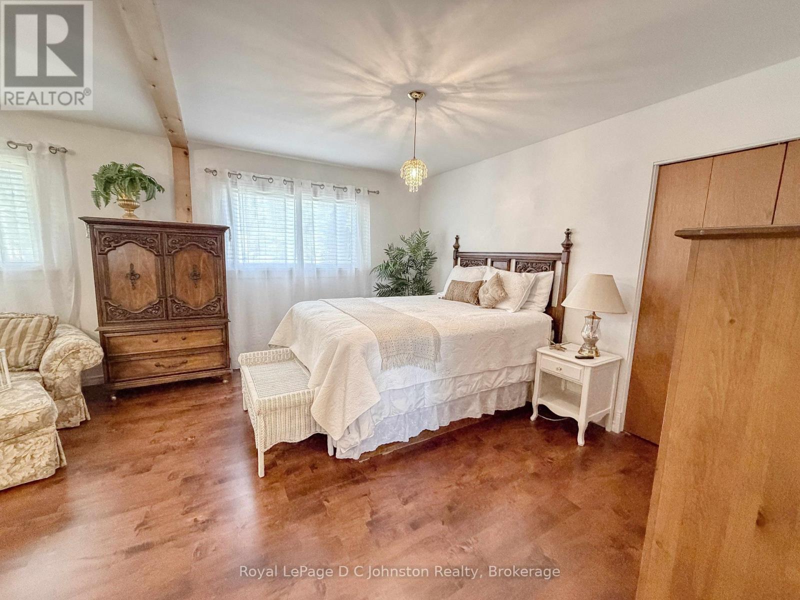 121 Edward Street, Saugeen Shores, Ontario  N0H 2L0 - Photo 17 - X12976912