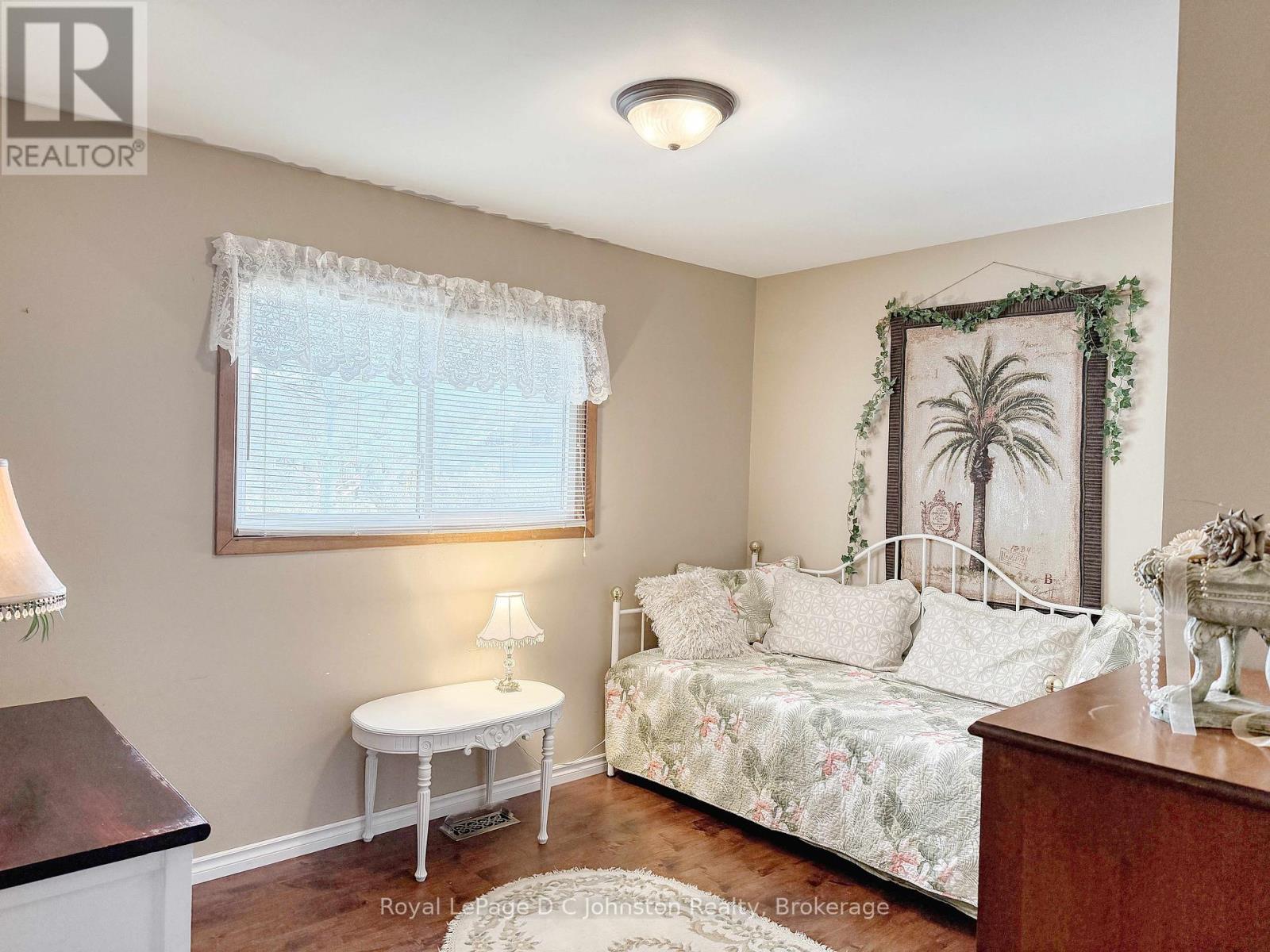 121 Edward Street, Saugeen Shores, Ontario  N0H 2L0 - Photo 19 - X12976912