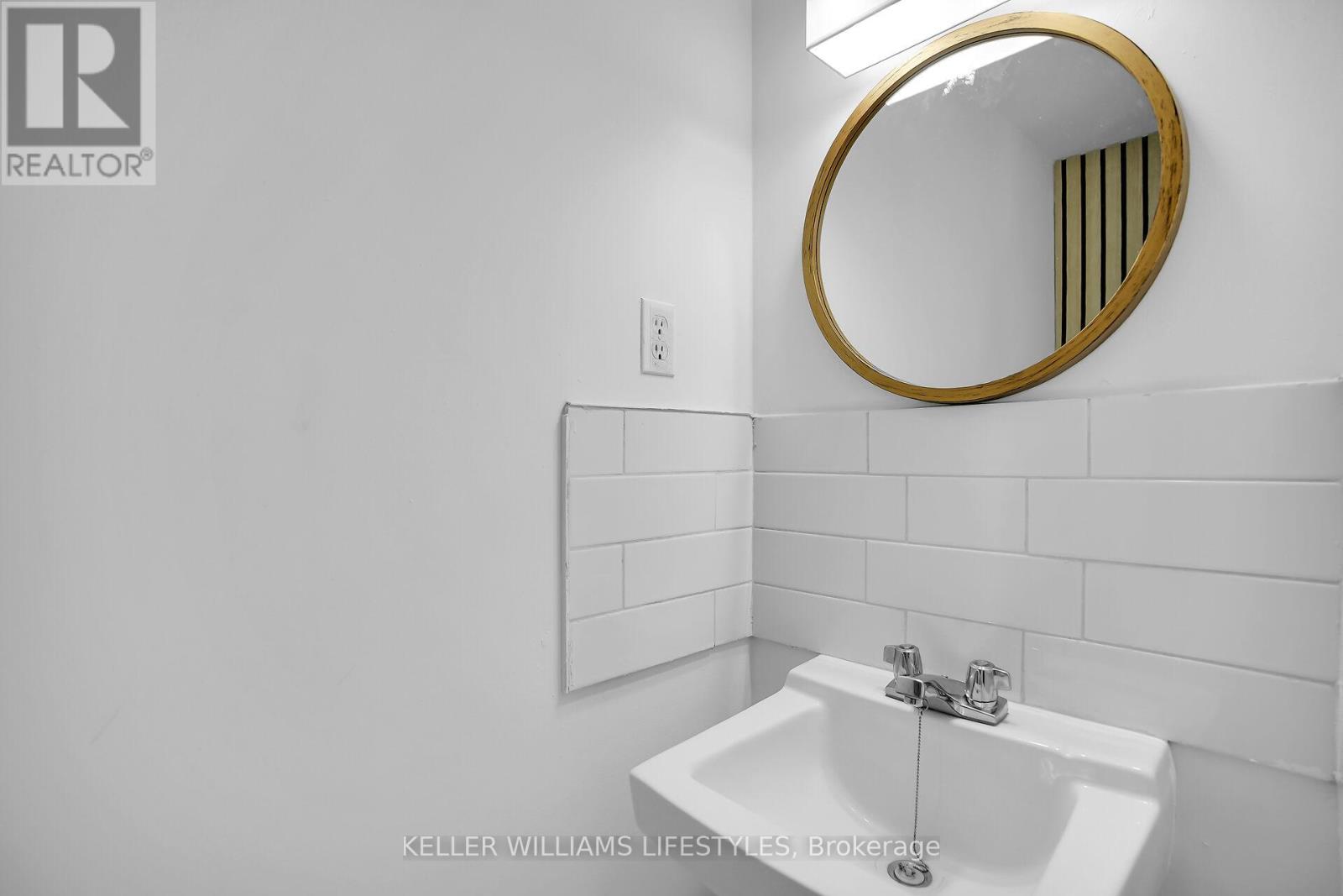 4 - 230 Clarke Road, London East, Ontario  N5W 5P5 - Photo 8 - X12976792