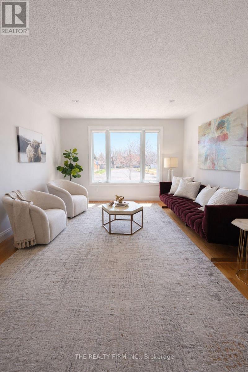 827 Classic Drive, London East, Ontario  N5W 5T4 - Photo 4 - X12976910