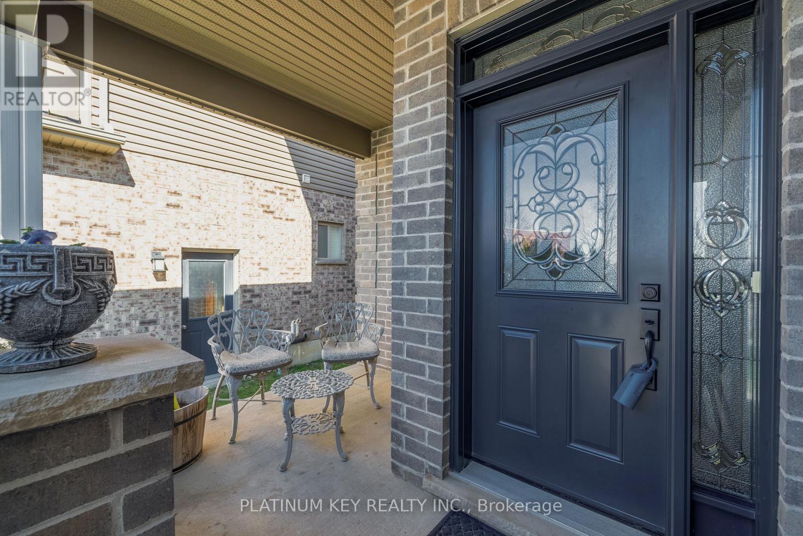 2682 Tokala Trail, London North, Ontario  N6G 5B4 - Photo 2 - X12976922