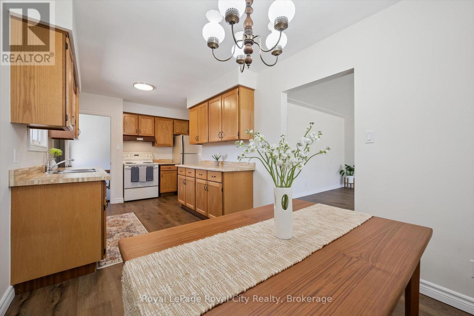 16 Kenwood Crescent, Guelph (Junction/onward Willow), Ontario  N1H 6E5 - Photo 10 - X12977064