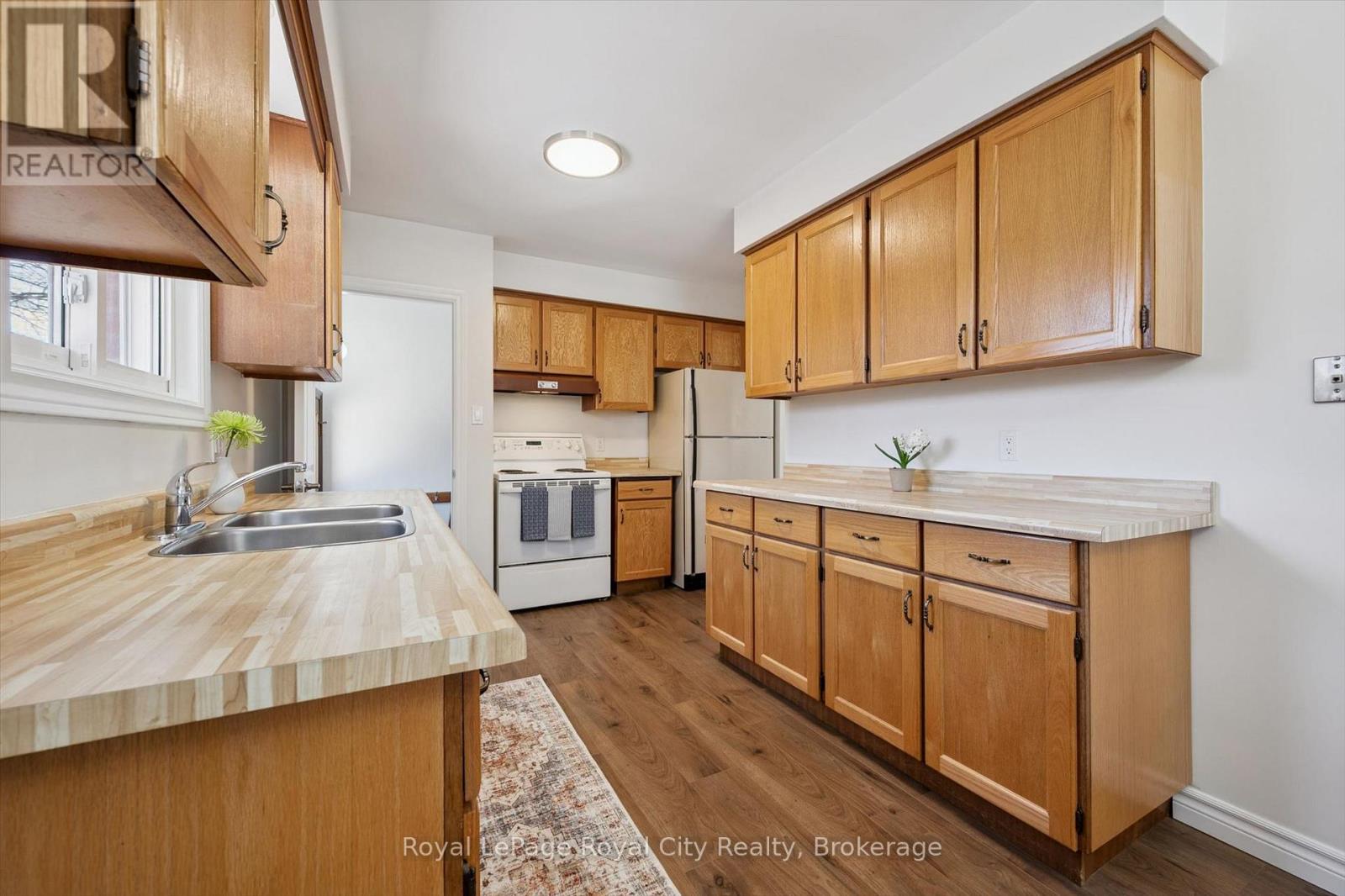 16 Kenwood Crescent, Guelph (Junction/onward Willow), Ontario  N1H 6E5 - Photo 11 - X12977064