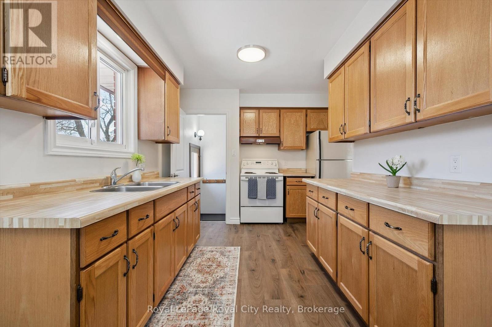 16 Kenwood Crescent, Guelph (Junction/onward Willow), Ontario  N1H 6E5 - Photo 13 - X12977064