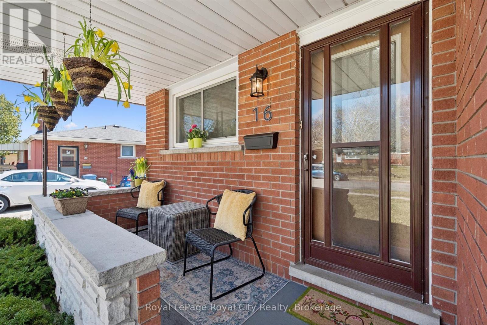 16 Kenwood Crescent, Guelph (Junction/onward Willow), Ontario  N1H 6E5 - Photo 4 - X12977064