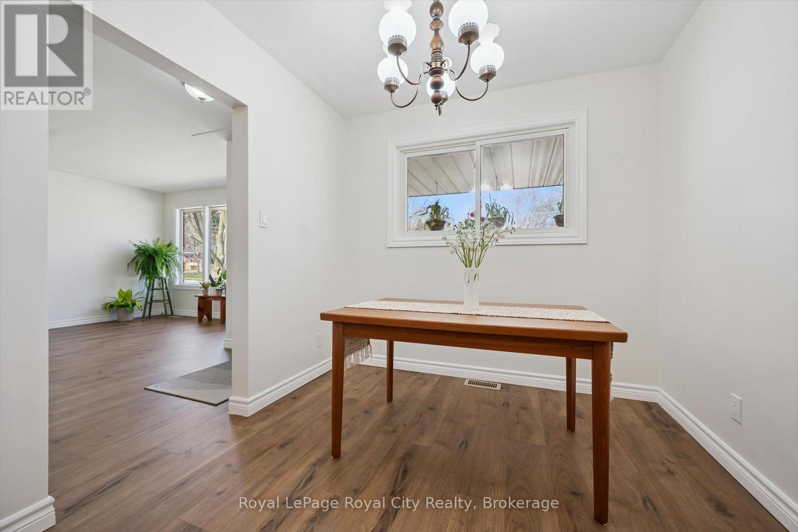 16 Kenwood Crescent, Guelph (Junction/onward Willow), Ontario  N1H 6E5 - Photo 9 - X12977064