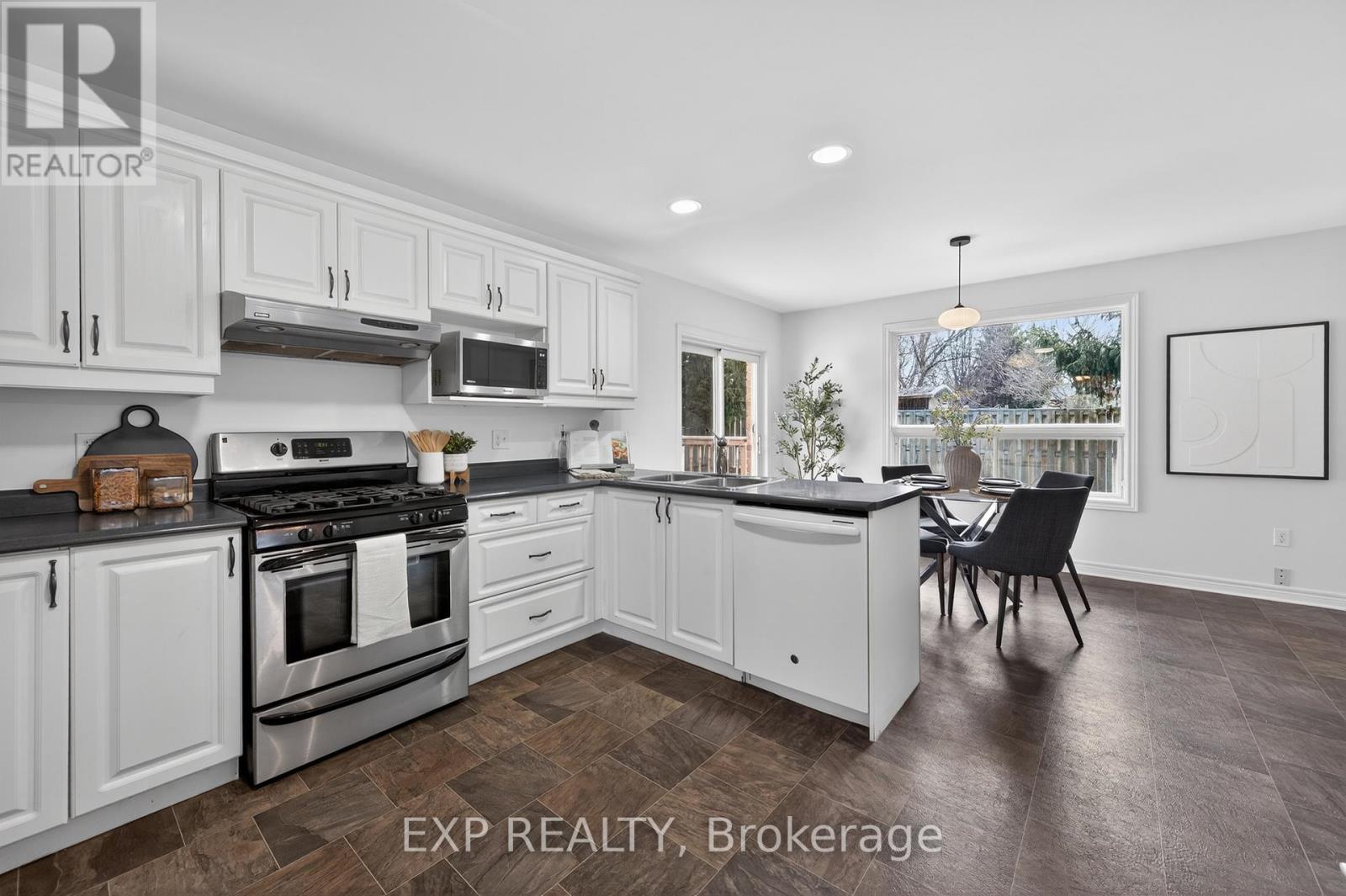 395 Riverview Drive, Strathroy-Caradoc, Ontario  N7G 4A8 - Photo 7 - X12976938