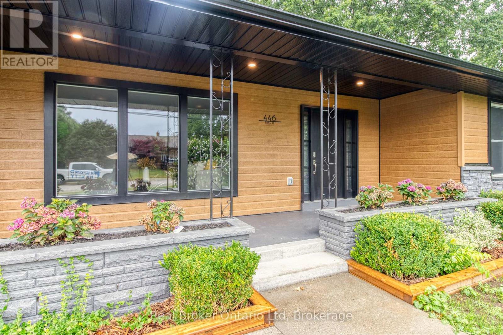 446 Isaac Street, South Bruce Peninsula, Ontario  N0H 2T0 - Photo 2 - X12977068