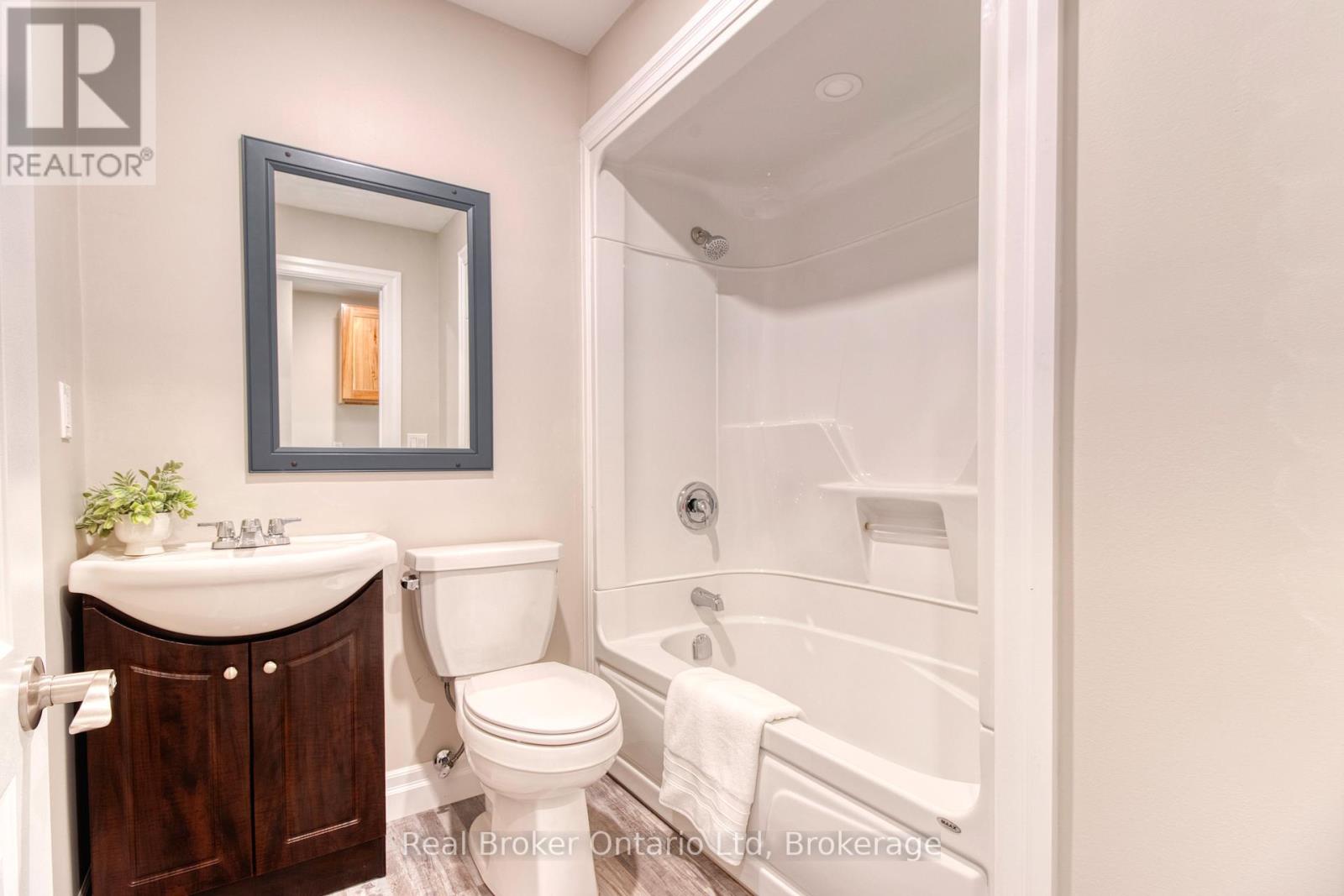 446 Isaac Street, South Bruce Peninsula, Ontario  N0H 2T0 - Photo 22 - X12977068