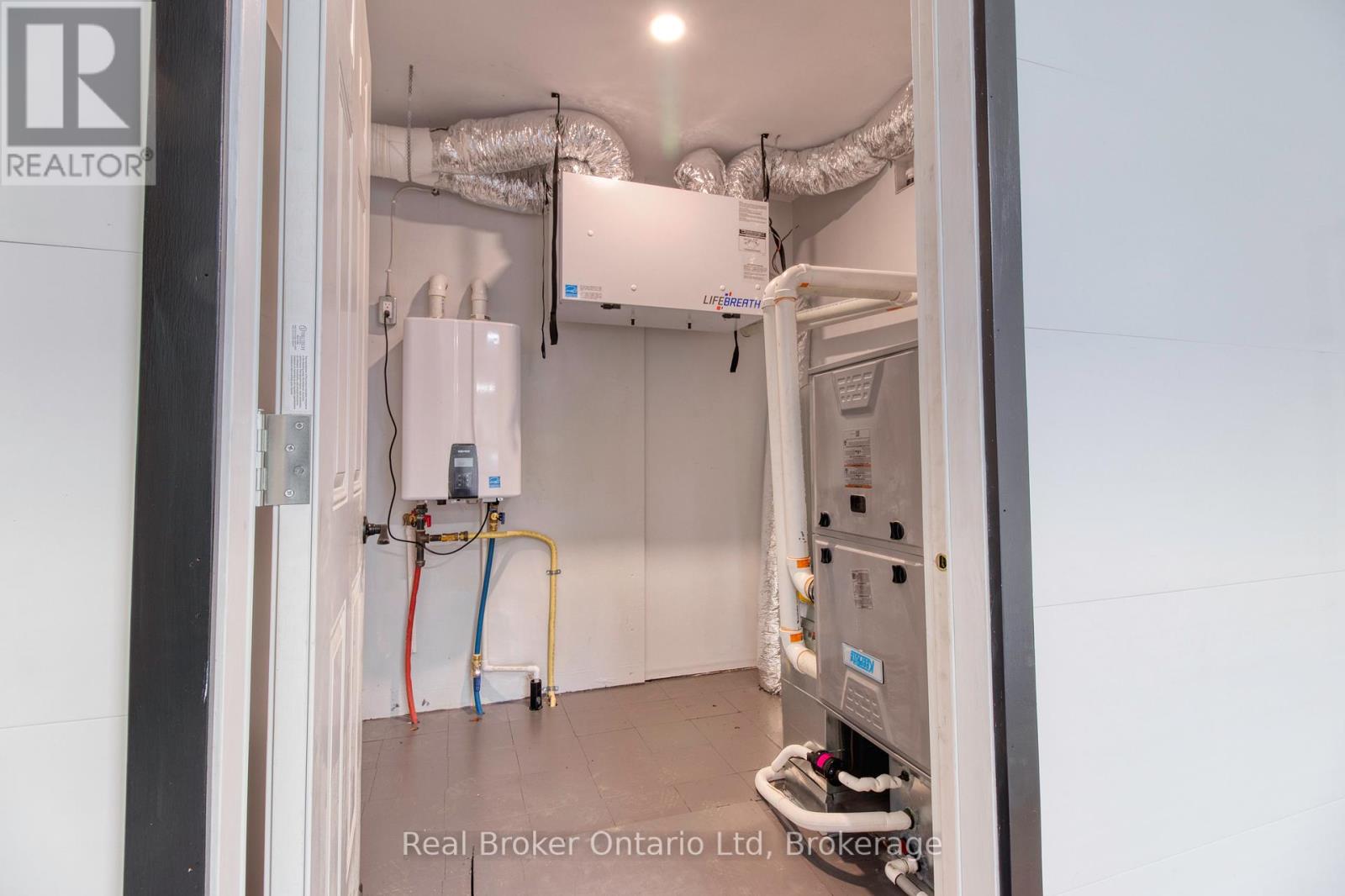 446 Isaac Street, South Bruce Peninsula, Ontario  N0H 2T0 - Photo 24 - X12977068