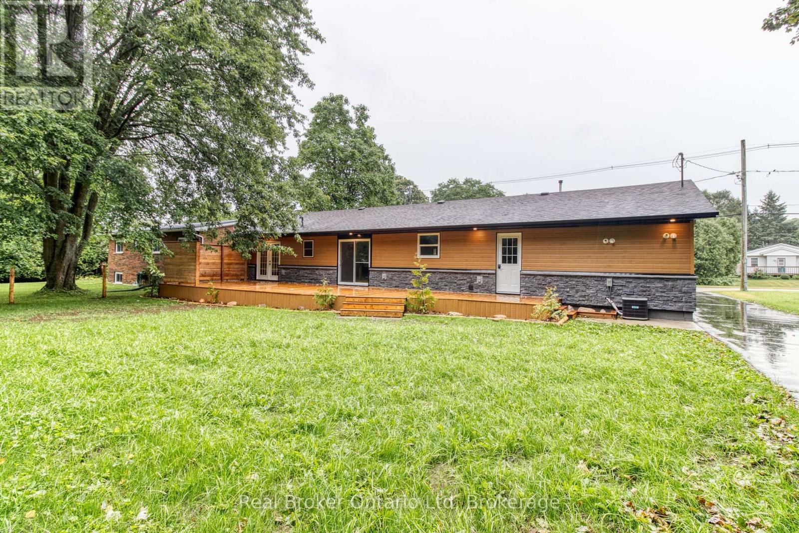 446 Isaac Street, South Bruce Peninsula, Ontario  N0H 2T0 - Photo 31 - X12977068